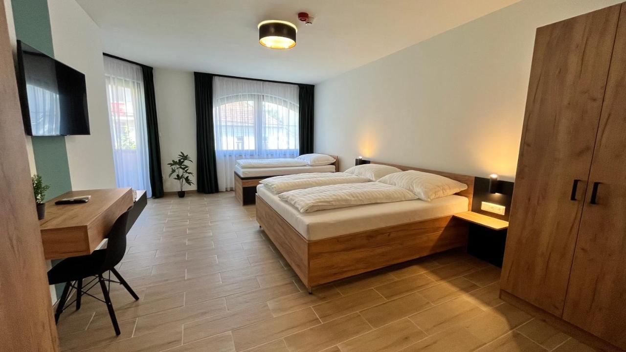 سيغيد Rezidex Apartmanhaz المظهر الخارجي الصورة