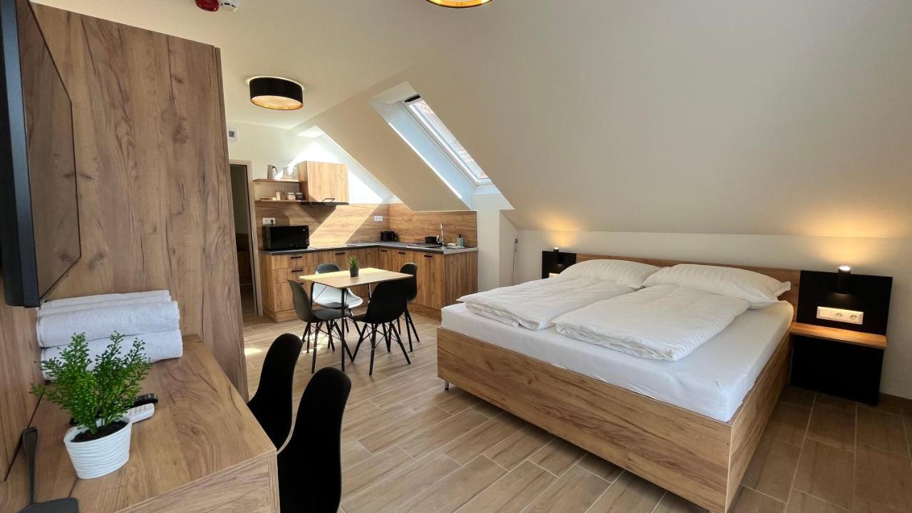 سيغيد Rezidex Apartmanhaz المظهر الخارجي الصورة
