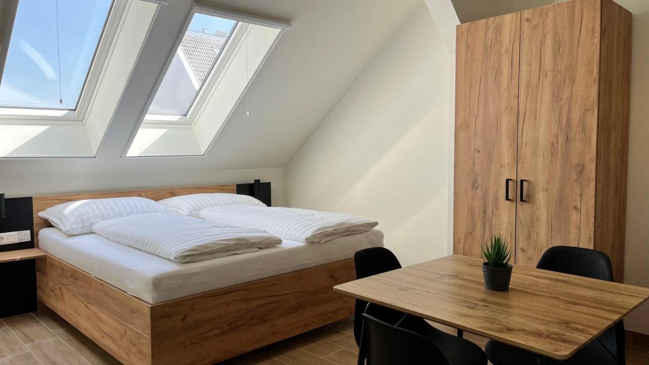 سيغيد Rezidex Apartmanhaz المظهر الخارجي الصورة