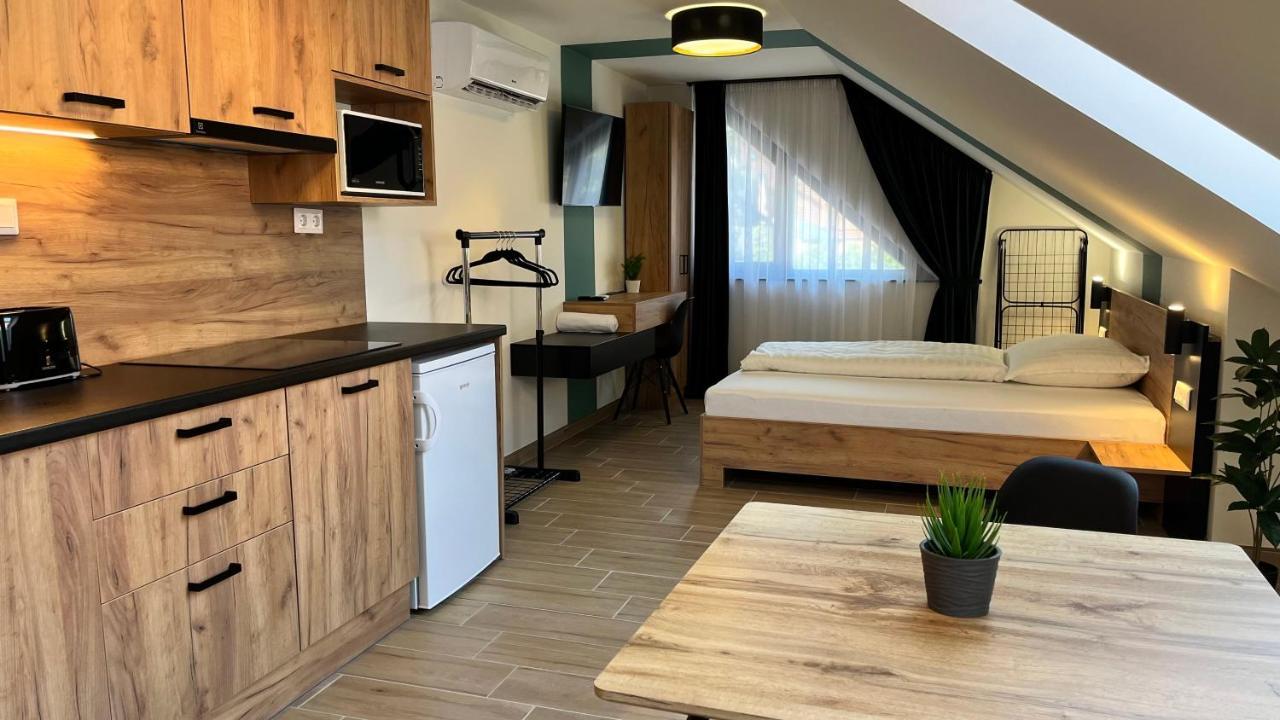 سيغيد Rezidex Apartmanhaz المظهر الخارجي الصورة