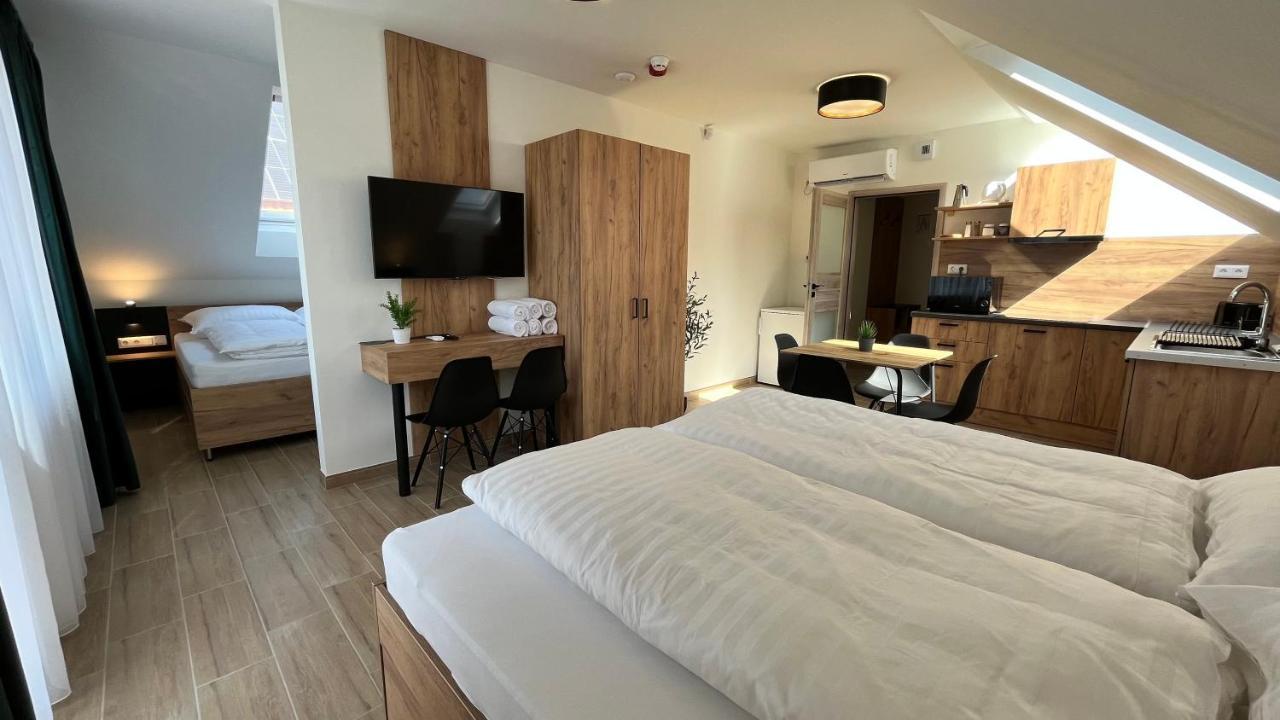 سيغيد Rezidex Apartmanhaz المظهر الخارجي الصورة