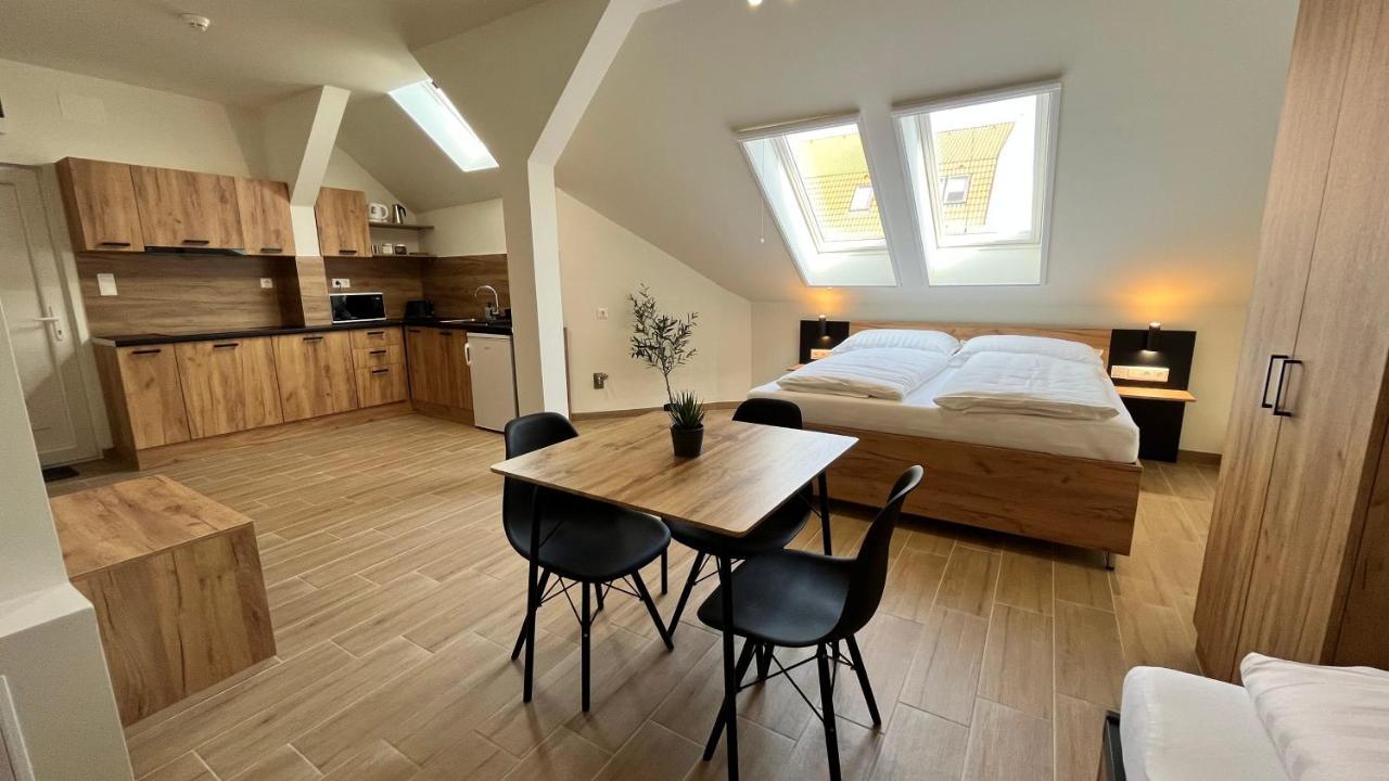 سيغيد Rezidex Apartmanhaz المظهر الخارجي الصورة