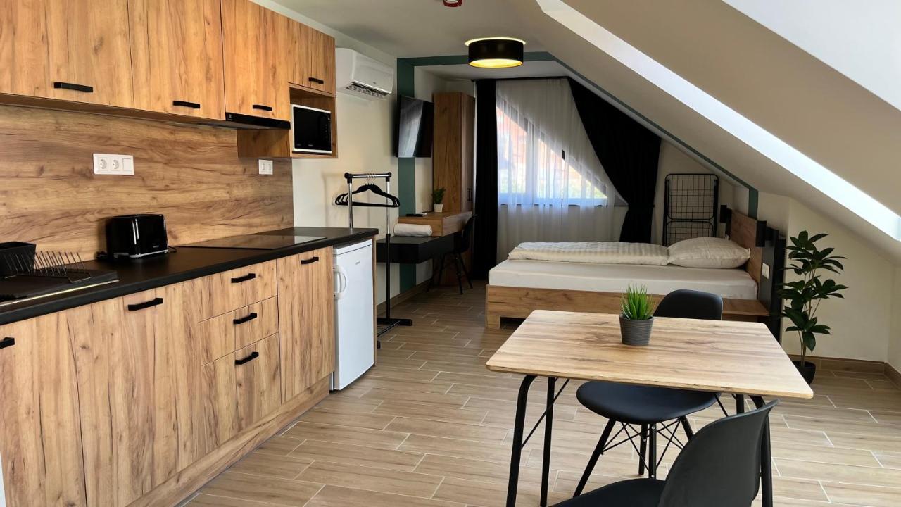 سيغيد Rezidex Apartmanhaz المظهر الخارجي الصورة